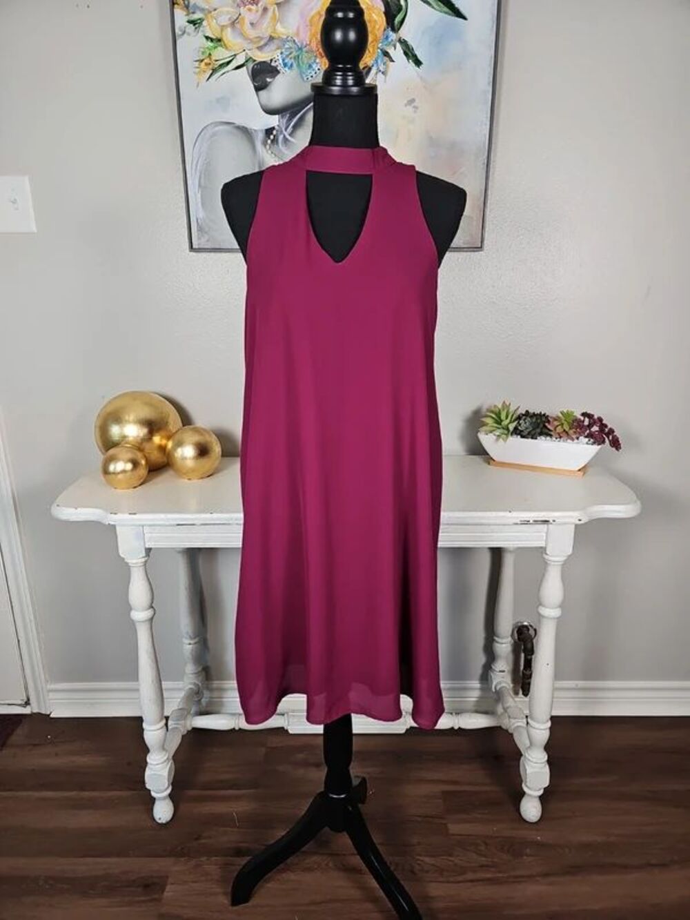Krazy Kat Sleeveless Keyhole Choker Neck Shift Dress